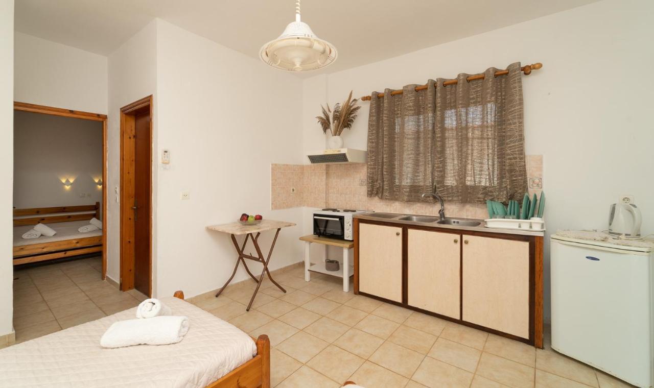 פיניקונטה Tsimiklis Apartments מראה חיצוני תמונה