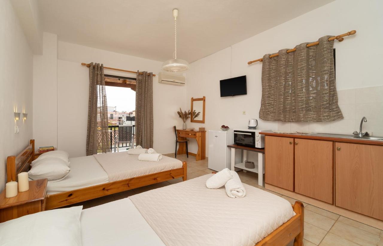 פיניקונטה Tsimiklis Apartments מראה חיצוני תמונה