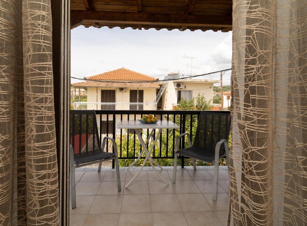 פיניקונטה Tsimiklis Apartments מראה חיצוני תמונה