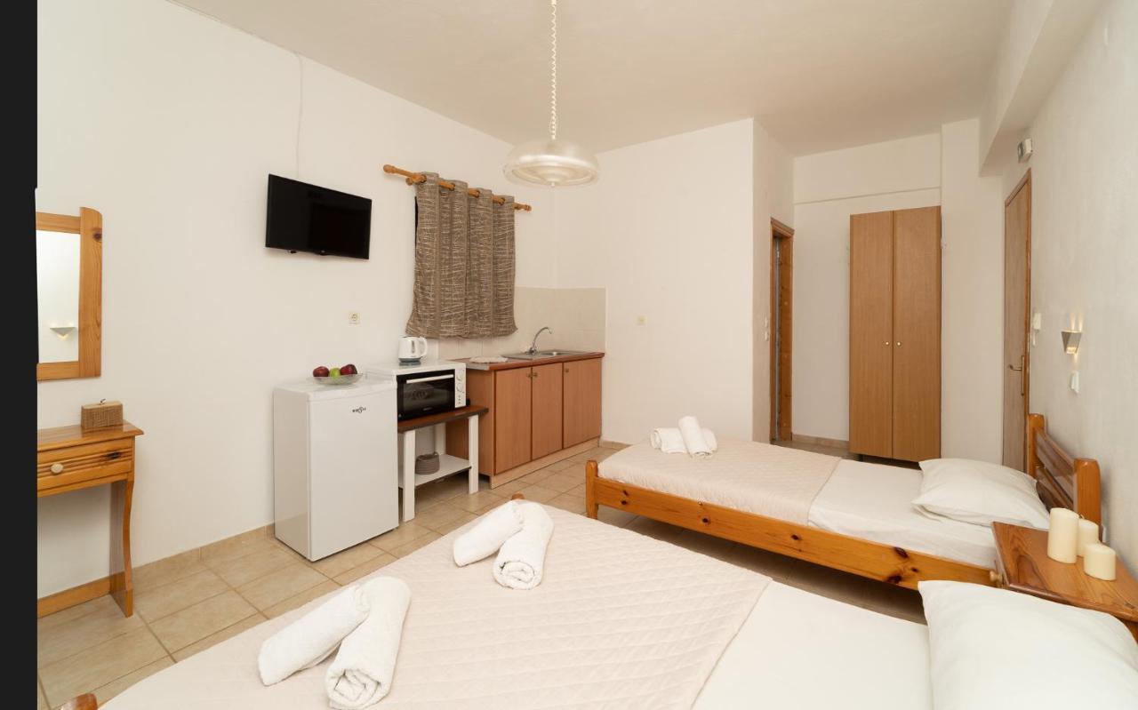 פיניקונטה Tsimiklis Apartments מראה חיצוני תמונה