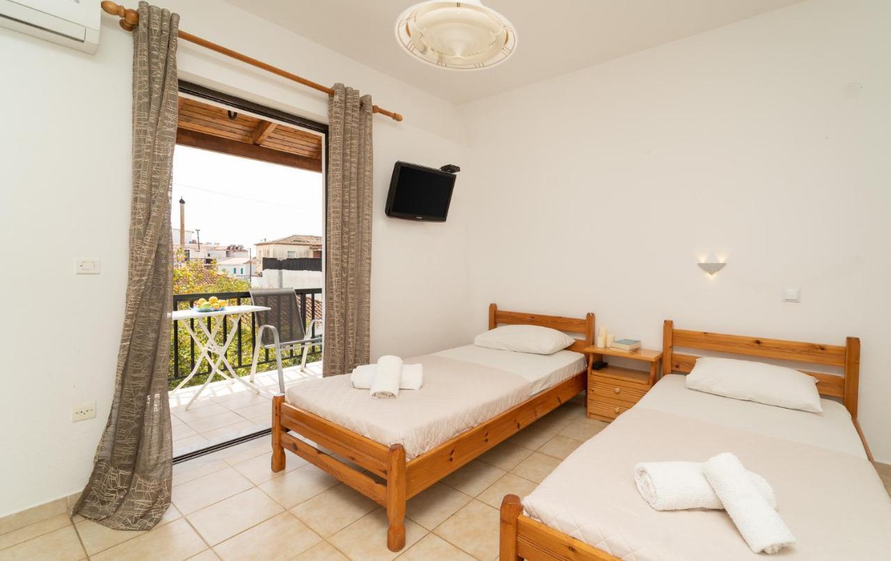 פיניקונטה Tsimiklis Apartments מראה חיצוני תמונה