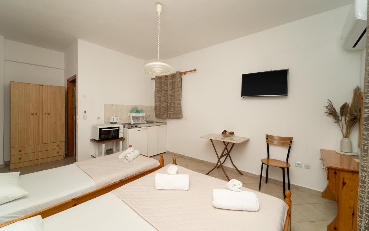 פיניקונטה Tsimiklis Apartments מראה חיצוני תמונה