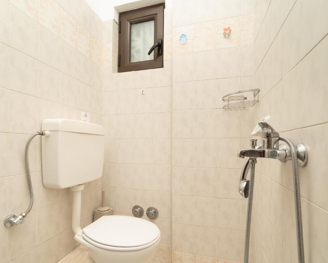 פיניקונטה Tsimiklis Apartments מראה חיצוני תמונה